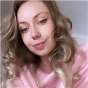 Lezioni di inglese e russo a casa. Ho un diploma in linguistica e TESOL certificate. 8 anni di esperienza in totale, tre anni di insegnamento dell'inglese all'estero